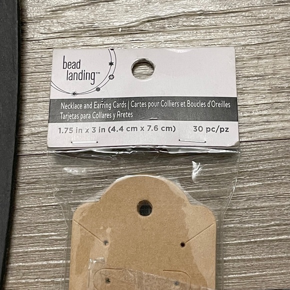 Flat Velvet Necklace/Earring Stand & 30 Piece Necklace/Earring Cards For Selling - Picture 6 of 6